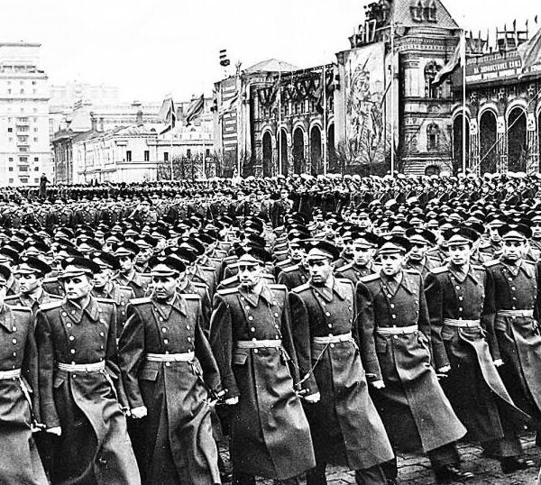 Парадная форма Красной Армии 1945